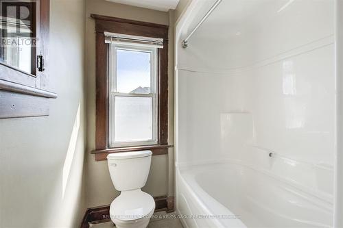 323 Queenston Road, Niagara-On-The-Lake, ON - Indoor Photo Showing Bathroom