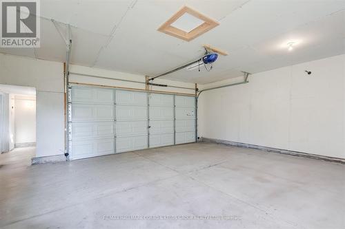 323 Queenston Road, Niagara-On-The-Lake, ON - Indoor Photo Showing Garage