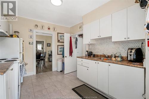 839-841 Langlois, Windsor, ON - Indoor Photo Showing Kitchen