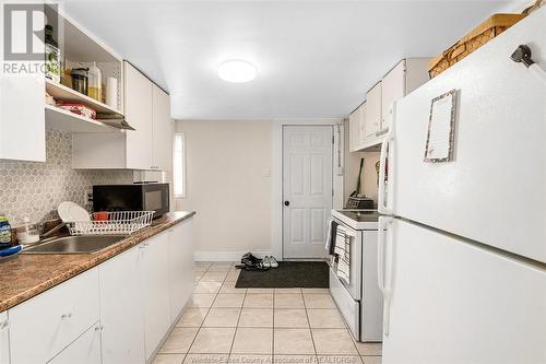 839-841 Langlois, Windsor, ON - Indoor Photo Showing Kitchen