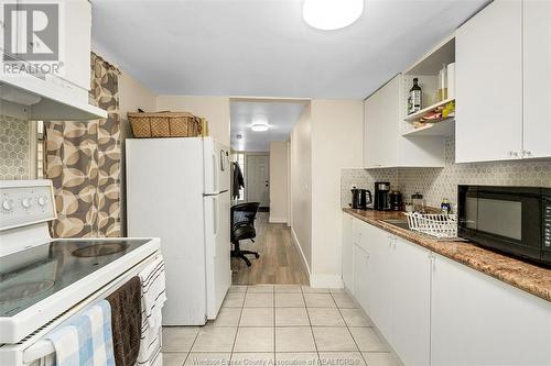 839-841 Langlois, Windsor, ON - Indoor Photo Showing Kitchen