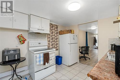 839-841 Langlois, Windsor, ON - Indoor Photo Showing Kitchen