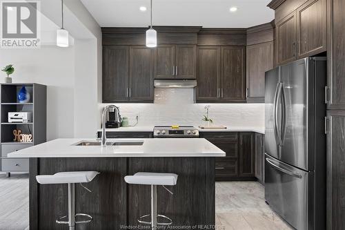 132 Lane Street, Essex, ON - Indoor Photo Showing Kitchen With Upgraded Kitchen