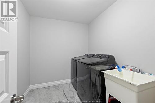 132 Lane Street, Essex, ON - Indoor Photo Showing Laundry Room