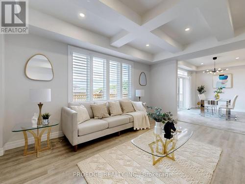 161 Mountain Holly Court, Waterloo, ON - Indoor Photo Showing Living Room