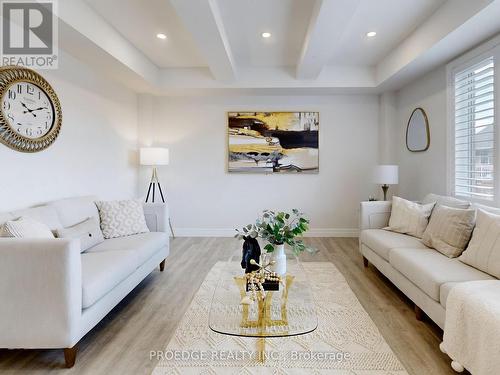 161 Mountain Holly Court, Waterloo, ON - Indoor Photo Showing Living Room