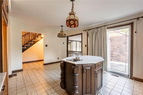 7072 Mcmillan Drive, Niagara Falls, ON - Indoor Photo Showing Kitchen