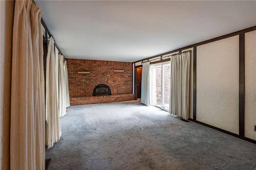 7072 Mcmillan Drive, Niagara Falls, ON - Indoor Photo Showing Other Room With Fireplace