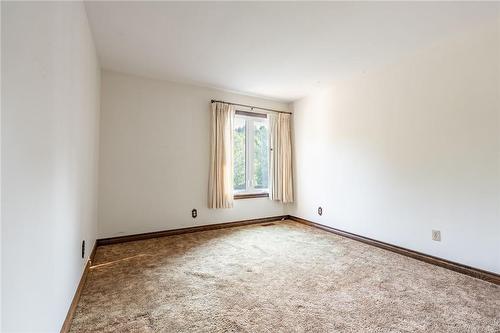 7072 Mcmillan Drive, Niagara Falls, ON - Indoor Photo Showing Other Room