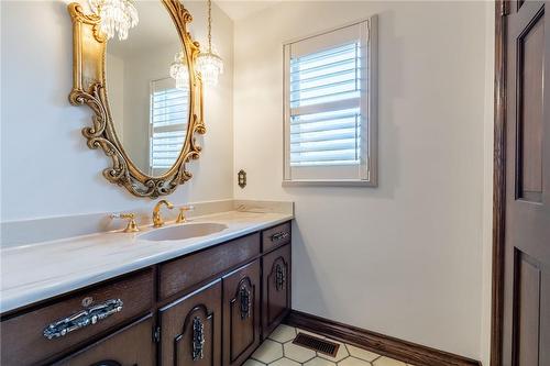 7072 Mcmillan Drive, Niagara Falls, ON - Indoor Photo Showing Bathroom