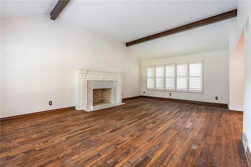 7072 Mcmillan Drive, Niagara Falls, ON - Indoor With Fireplace