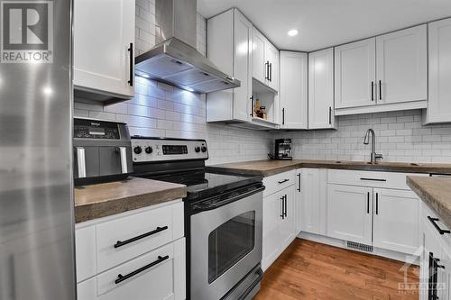 72 Glamorgan Drive, Ottawa, ON - Indoor Photo Showing Kitchen With Upgraded Kitchen