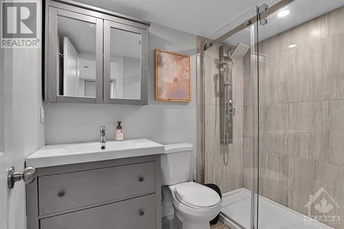 72 Glamorgan Drive, Ottawa, ON - Indoor Photo Showing Bathroom