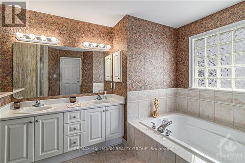 163 Yoho Drive, Ottawa, ON - Indoor Photo Showing Bathroom