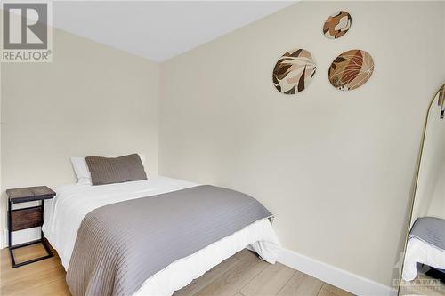 2584 Stagecoach Road, Ottawa, ON - Indoor Photo Showing Bedroom