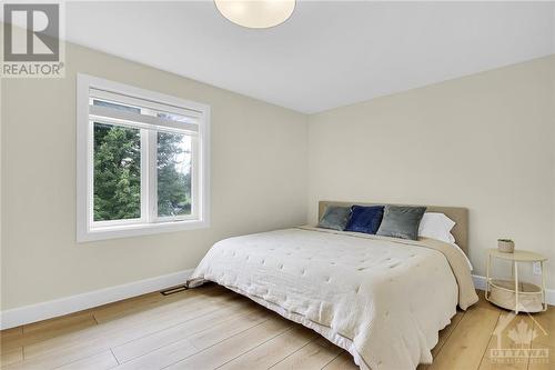 2584 Stagecoach Road, Ottawa, ON - Indoor Photo Showing Bedroom