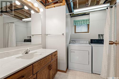 1342 Junor Avenue, Saskatoon, SK - Indoor Photo Showing Laundry Room