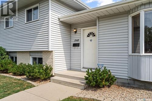 1342 Junor Avenue, Saskatoon, SK - Outdoor