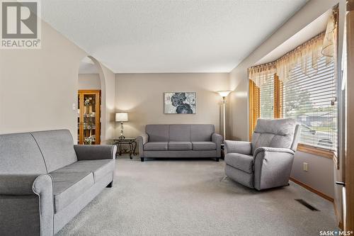 1342 Junor Avenue, Saskatoon, SK - Indoor Photo Showing Living Room