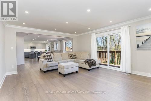 833 Calder Road, Mississauga (Clarkson), ON - Indoor Photo Showing Living Room