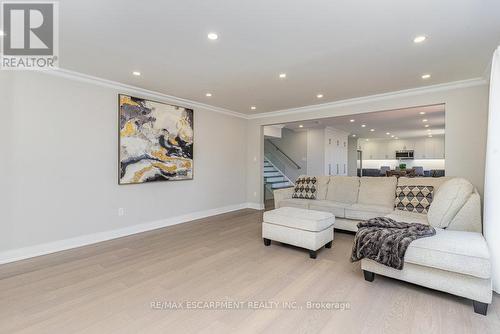 833 Calder Road, Mississauga, ON - Indoor Photo Showing Living Room