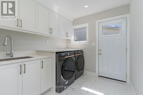 833 Calder Road, Mississauga (Clarkson), ON - Indoor Photo Showing Laundry Room