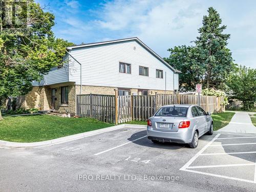 124 - 6540 Falconer Drive, Mississauga, ON - Outdoor