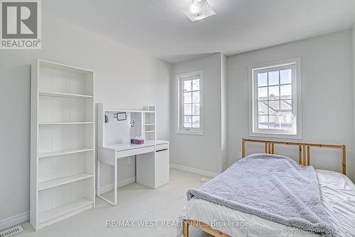 21 Goswell Street, Brampton (Bram East), ON - Indoor Photo Showing Bedroom