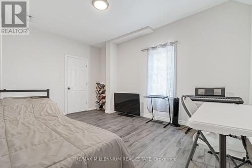 285 Borden Avenue, Kitchener, ON - Indoor Photo Showing Bedroom