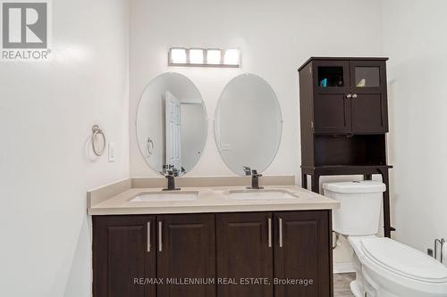 285 Borden Avenue, Kitchener, ON - Indoor Photo Showing Bathroom