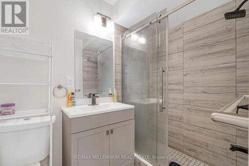 285 Borden Avenue, Kitchener, ON - Indoor Photo Showing Bathroom