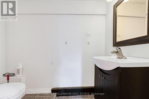 285 Borden Avenue, Kitchener, ON - Indoor Photo Showing Bathroom