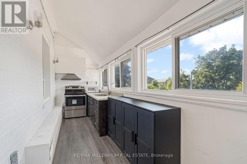 285 Borden Avenue, Kitchener, ON - Indoor Photo Showing Kitchen