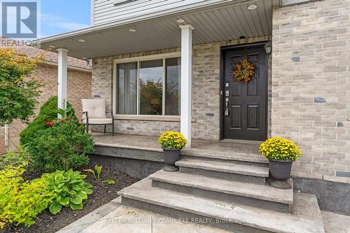 24 Gershwin Court, Hamilton (Chappel), ON - Outdoor With Deck Patio Veranda