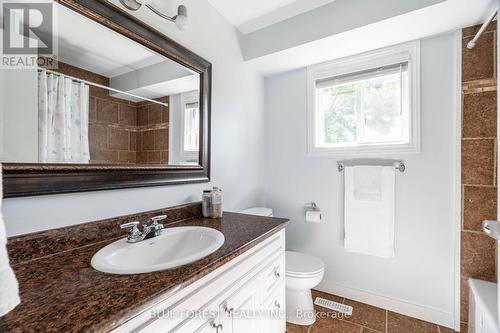 21 Denlaw Road, London, ON - Indoor Photo Showing Bathroom