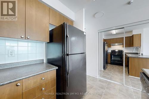 2205 - 5508 Yonge Street, Toronto, ON - Indoor Photo Showing Kitchen