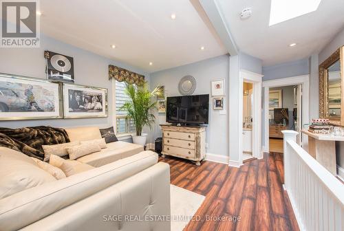 8 Ozark Crescent, Toronto (Playter Estates-Danforth), ON - Indoor Photo Showing Living Room