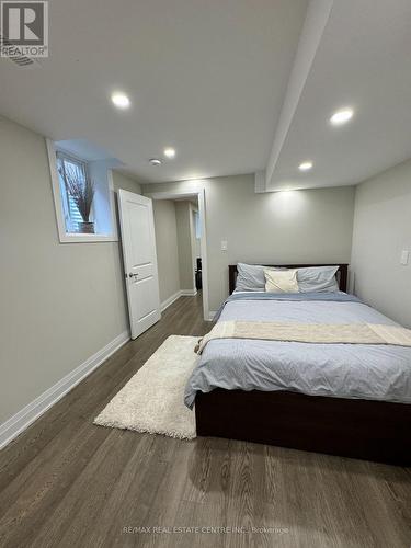 15 Cranbrook Crescent, Vaughan, ON - Indoor Photo Showing Bedroom