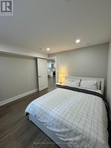 15 Cranbrook Crescent, Vaughan, ON - Indoor Photo Showing Bedroom