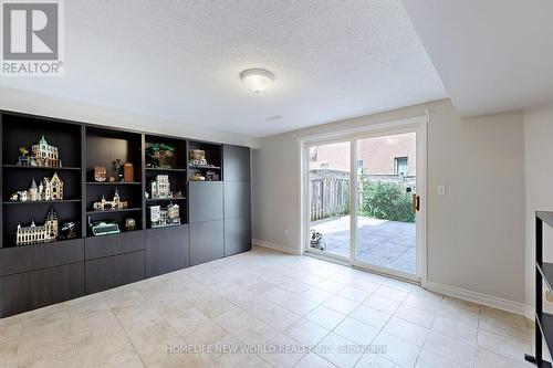 4 Hunters Corners, Markham, ON - Indoor Photo Showing Other Room