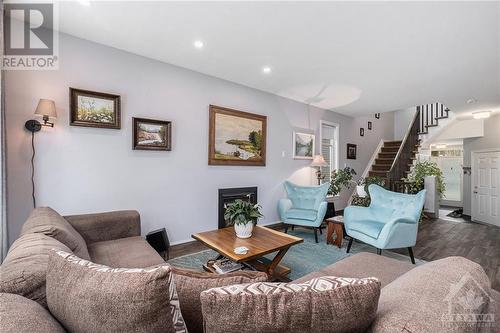 643 Cartographe Street, Ottawa, ON - Indoor Photo Showing Living Room