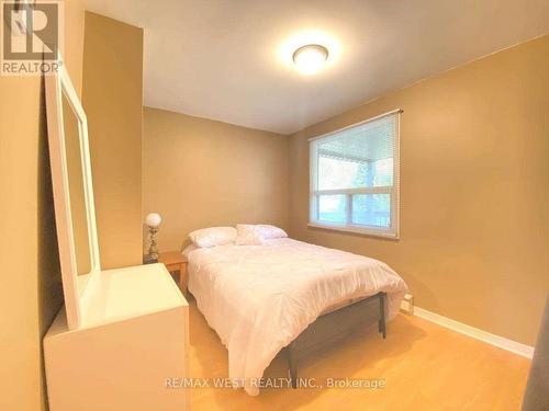 2763 Maple Trail, Ramara (Brechin), ON - Indoor Photo Showing Bedroom