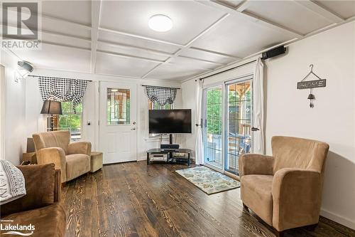 19 High Bush Road, Lake St. Peter, ON - Indoor Photo Showing Living Room