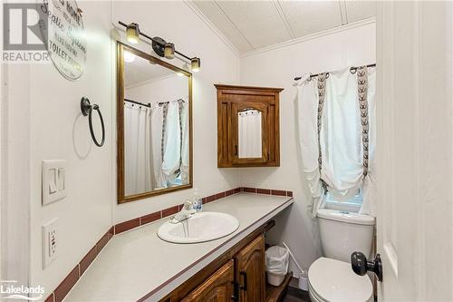 4 pc Bathroom - 19 High Bush Road, Lake St. Peter, ON - Indoor Photo Showing Bathroom