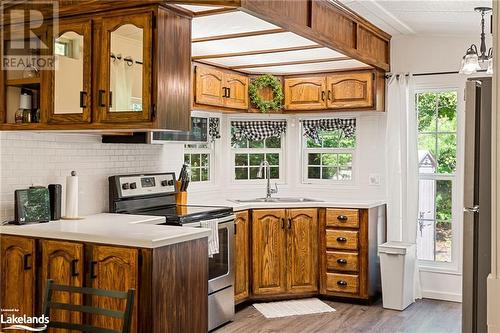 19 High Bush Road, Lake St. Peter, ON - Indoor Photo Showing Kitchen With Double Sink