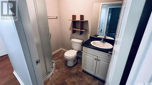 123 T Avenue S, Saskatoon, SK - Indoor Photo Showing Bathroom