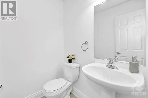 125 Desmond Trudeau Drive, Arnprior, ON - Indoor Photo Showing Bathroom