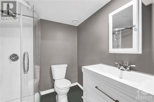 125 Desmond Trudeau Drive, Arnprior, ON - Indoor Photo Showing Bathroom