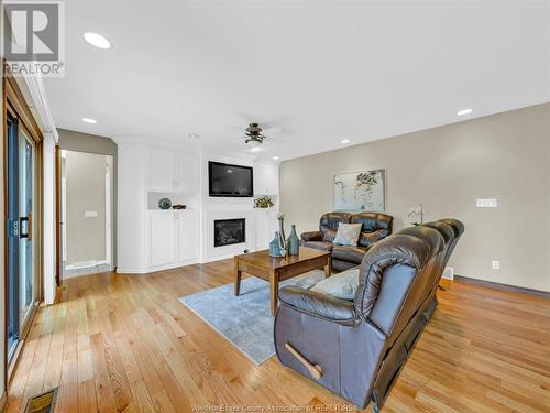 140 Augustine Drive, Kingsville, ON - Indoor Photo Showing Living Room With Fireplace