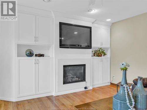 140 Augustine Drive, Kingsville, ON - Indoor Photo Showing Living Room With Fireplace